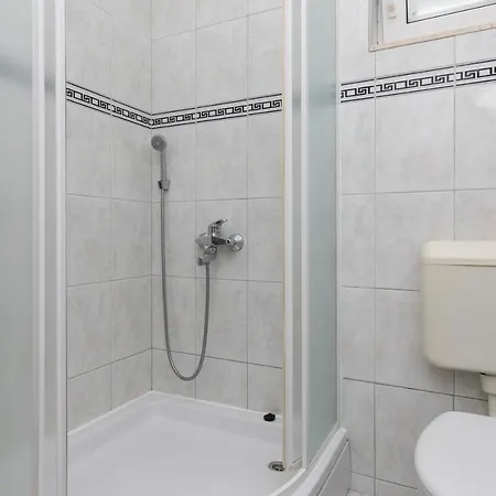 With Parking Space Mimice, Omis - 2805 Daire