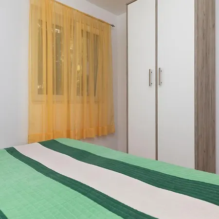 With Parking Space - Omis - 2805 *