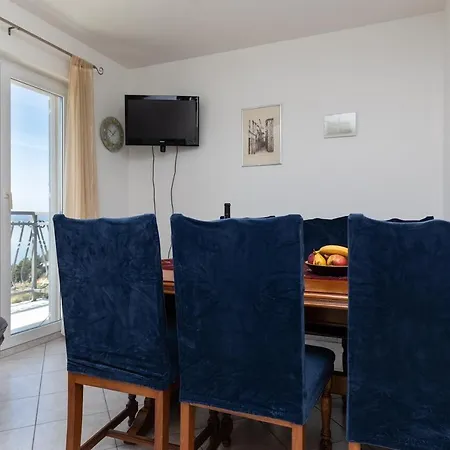 Appartement With Parking Space - Omis - 2805 *