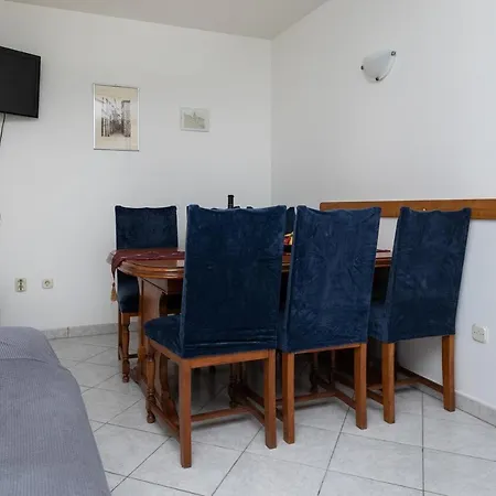 Appartement With Parking Space - Omis - 2805 *