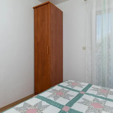 With Parking Space - Omis - 2805 Appartement Mimice