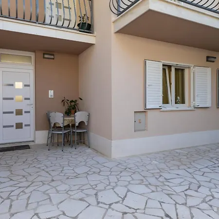 With Parking Space - Omis - 2805 公寓 *