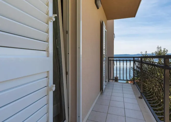 With Parking Space - Omis - 2805 *