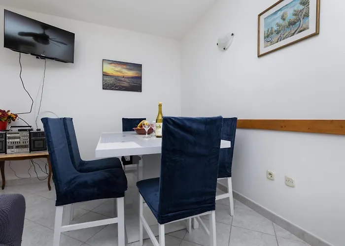 With Parking Space - Omis - 2805 *