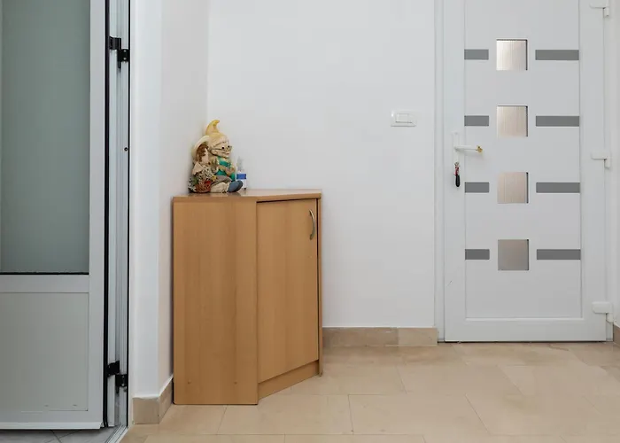 With Parking Space - Omis - 2805 *
