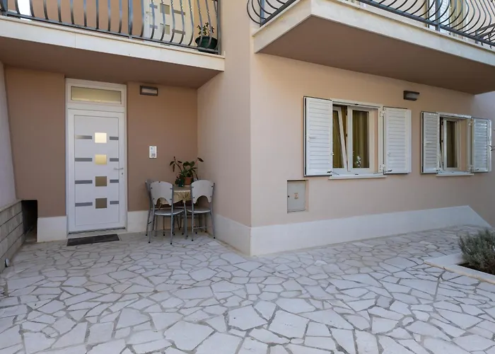 With Parking Space - Omis - 2805 公寓 *